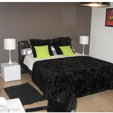 Le Pavillon De Nathalie Hotel Isles-sur-Suippe Eksteriør billede